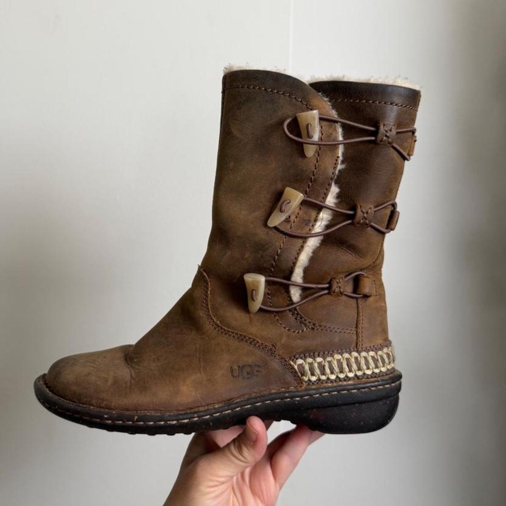 UGG Kona 5156 Brown Leather Toggle Shearling Winter Boots Womens 7